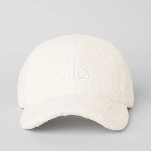 Alo Yoga Micro Sherpa Off-Duty Cap Ivory